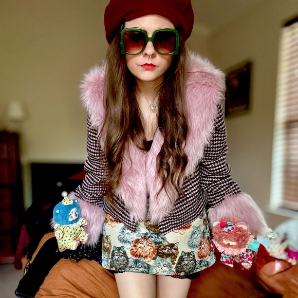 Meet your Posher, Michelle - Picture 1 of 7